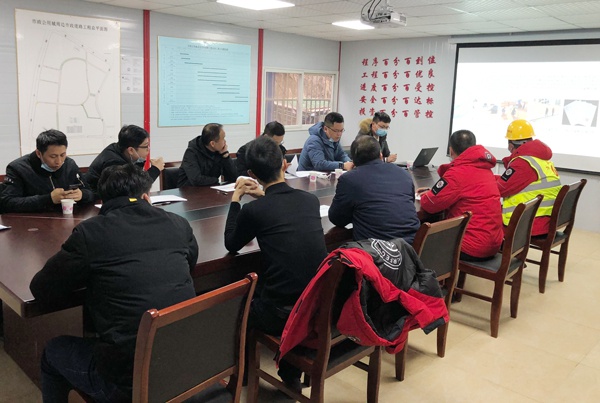 南昌市政建設集團對市政公用城周邊市政道路項目進行質(zhì)量安全進度大檢查6001.jpg