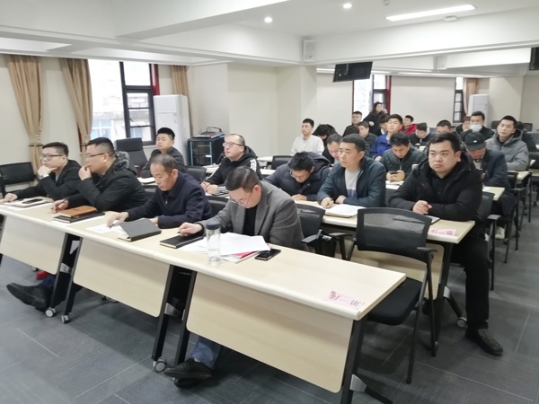 南昌市政建設(shè)集團安監(jiān)部組織開展房建項目安全教育培訓6001.jpg