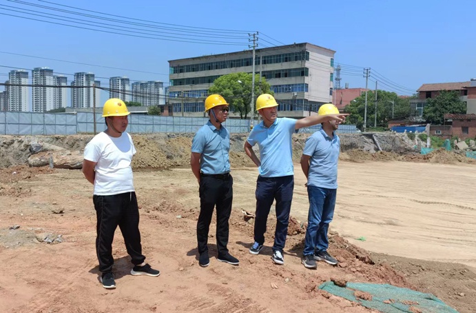黎德義到廣州路東延工程、昌東三路道路建設(shè)工程開展安全質(zhì)量檢查