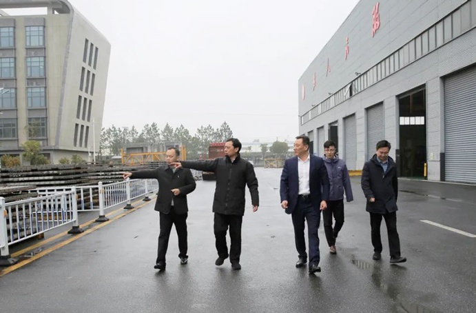 市政公用集團黨委副書記、總經(jīng)理萬義輝到市政遠大公司調(diào)研指導