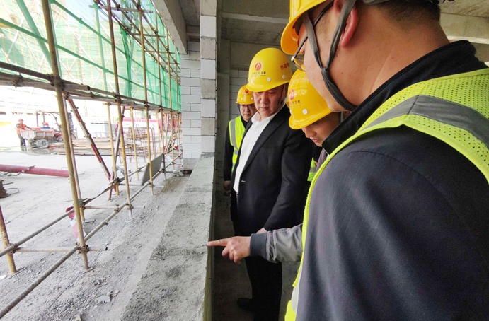 徐旭前往市政公用城三期項目、市政綠色建材科技產(chǎn)業(yè)園項目調(diào)研