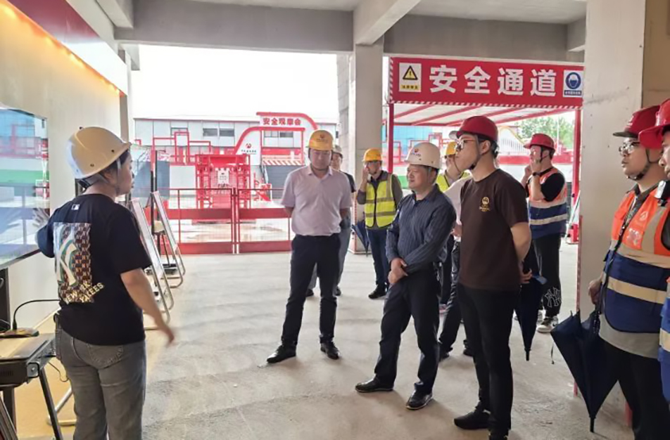 南昌市住建局曾偉到聯(lián)發(fā)九龍和悅、新建區(qū)人民醫(yī)院二部項(xiàng)目調(diào)研